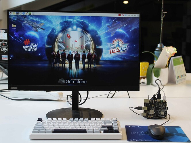 photo_5776378740362382351_w